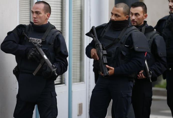 כוחות משטרה בצרפת (צילום:  רויטרס)