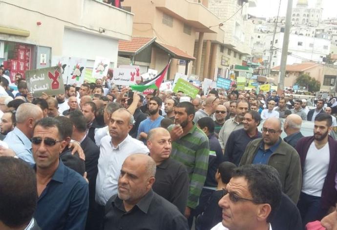 אלפים בהפגנת תמיכה בתנועה האסלאמית באום אל פאחם (צילום:  הוועד העממי של התנועה האסלאמית)