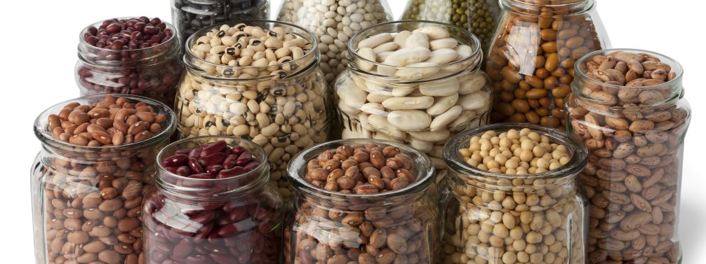 Legumes and nuts (Photo: Ingaimg)