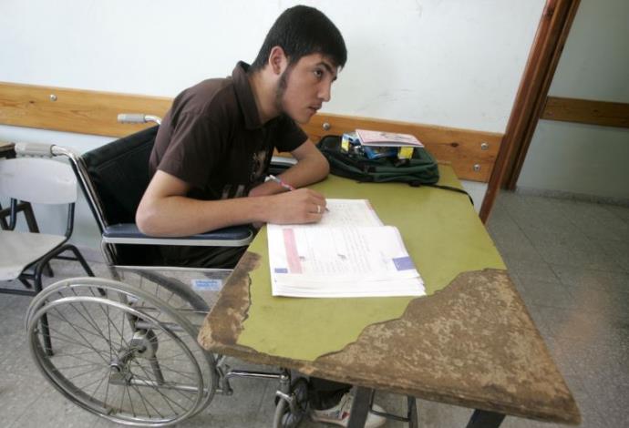 תלמיד בעל מוגבלות (צילום:  עבד רחים כתיב, פלאש 90)