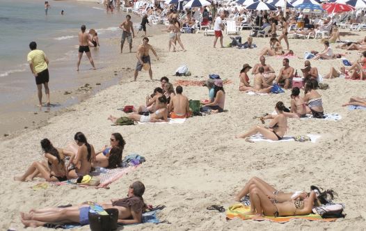 חוף הילטון תל אביב (צילום: דבורה סיני, פלאש 90)