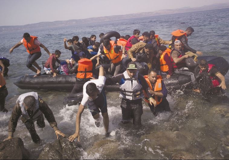 פליטים מגיעים לאירופה . צילום: רויטרס