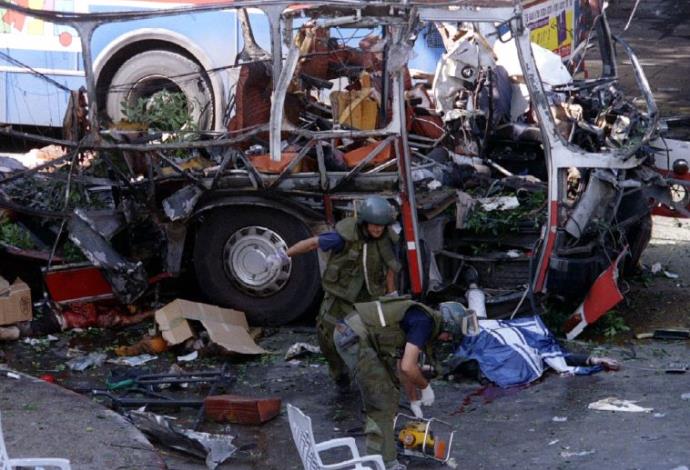 הפיגוע בקו 5 בתל אביב ב-19 באוקטובר 1994 (צילום:  רויטרס)