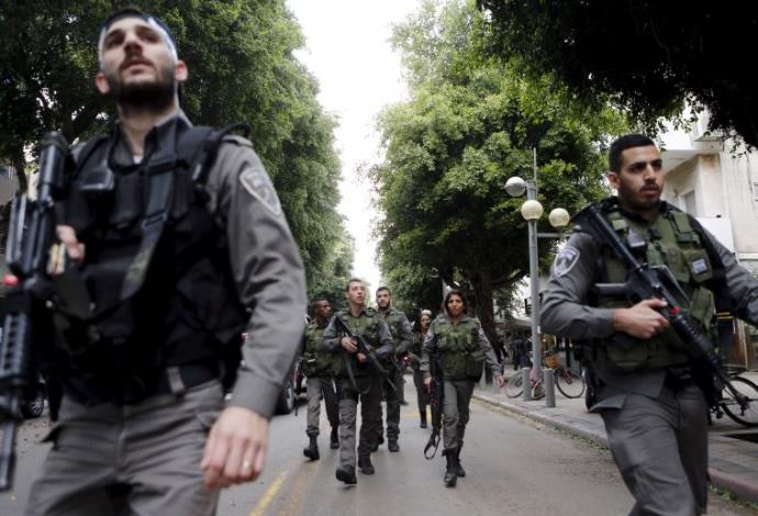 כוחות הביטחון סורקים את תל אביב אחרי פיגוע הירי (צילום:  רויטרס)