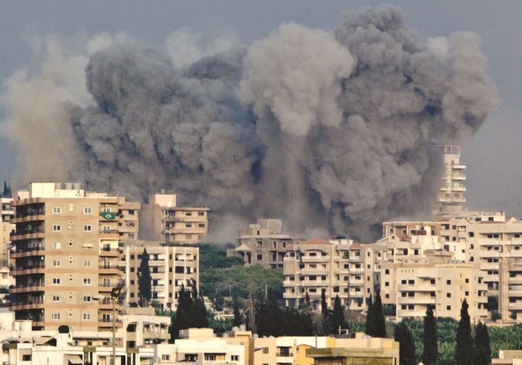 ההתקפות הביאו את ארגוני הטרור להתמקם בתוך ריכוזי אוכלוסייה אזרחית. הפצצת חיל האוויר בלבנון במלחמת לבנון השנייה. צילום: רויטרס