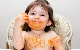 תינוק אוכל (צילום: ingimage ASAP)