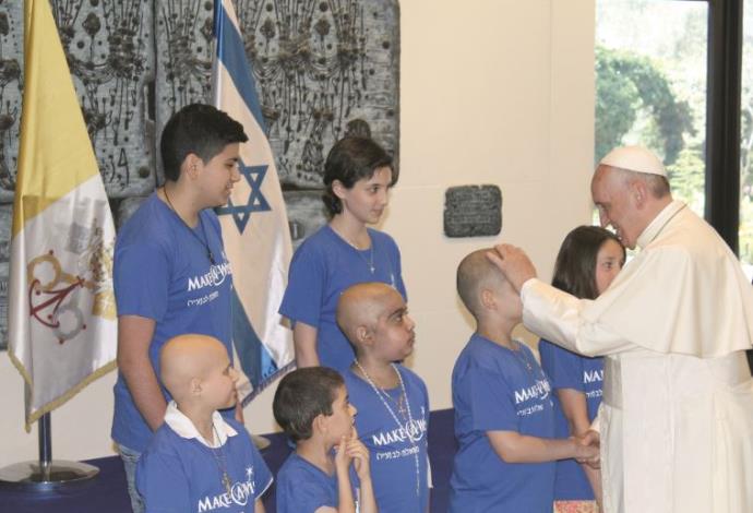 ילדי "משאלת לב" פוגשים את האפיפיור (צילום:  בית הנשיא)