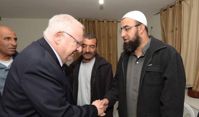 ריבלין מבקר את משפחתו של אמין שעבאן שנרצח בפיגוע בתל אביב (צילום: מארק ניימן, לע"מ)