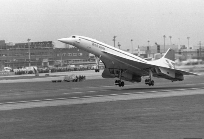 אם מטוסי קרב שברו את מחסום הקול, למה שמטוסים אזרחיים לא יעשו זאת? הקונקורד בטיסה הראשונה ב־76'  (צילום:  Getty images)