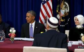 אובמה עם ראשי הקהילה המוסלמית בבולטימור  (צילום: רויטרס)