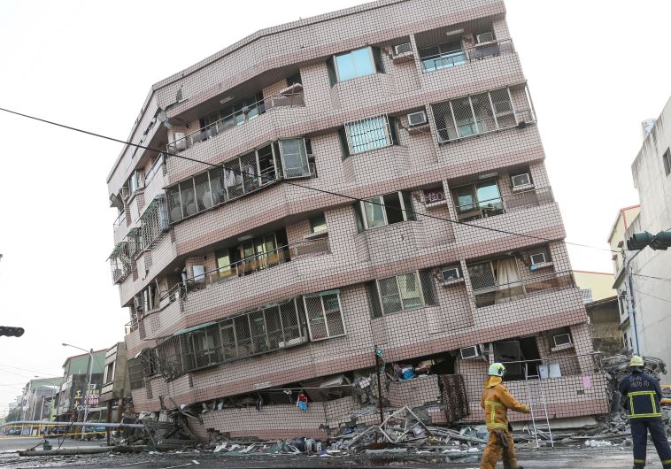 בניין קורס ברעידת האדמה. צילום: רויטרס 