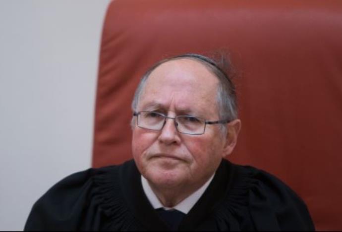 השופט בדימוס אליקים רובינשטיין (צילום:  יונתן זינדל, פלאש 90)