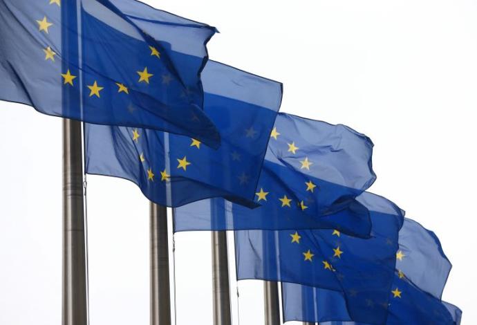 דגלי האיחוד האירופי (צילום:  Getty images)