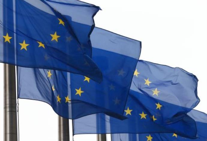 דגלי האיחוד האירופי (צילום:  Getty images)