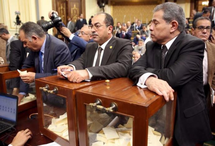 חבר הפרלמנט המצרי טאופיק עוכשה (צילום:  רויטרס)
