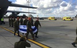 ארונות הקורבנות מטורקיה מגיעים לישראל  (צילום: משרד החוץ)