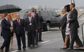 ברק אובמה נוחת בקובה (צילום: רויטרס)