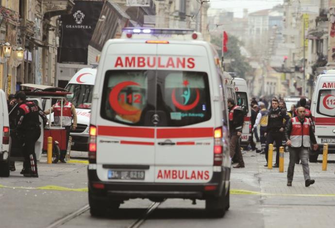 זירת הפיגוע באיסטנבול (צילום:  רויטרס)