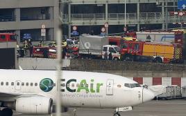 כוחות ההצלה בשדה התעופה בבריסל אחרי הפיגוע (צילום: רויטרס)