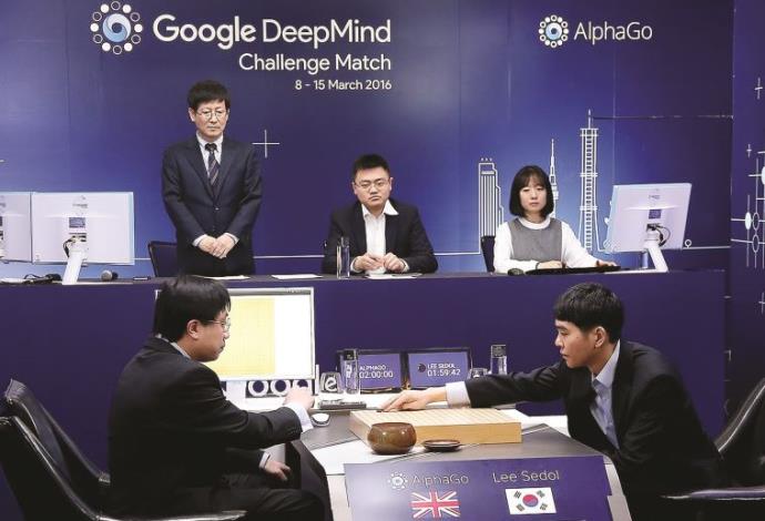 לי סיידול הדרום קוריאני נגד AlphaGo (צילום:  Getty Images ASAP)