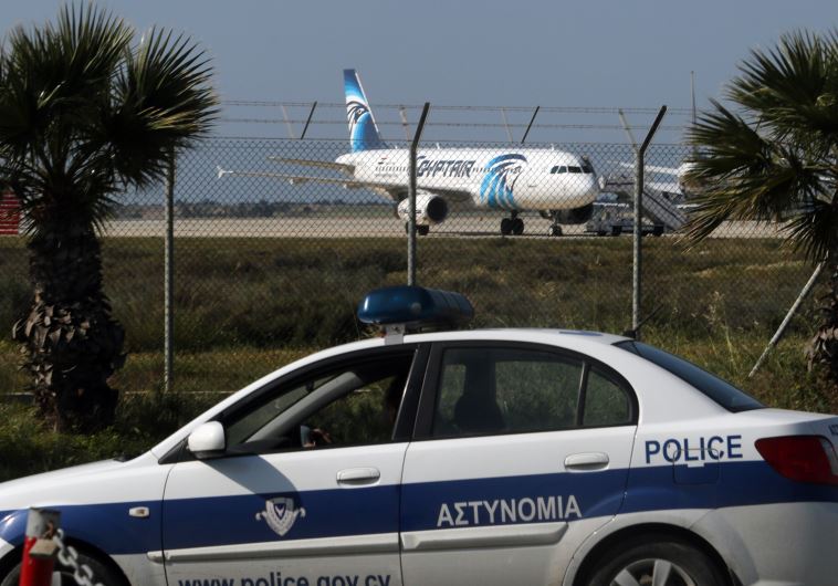 המטוס שנחטף לקפריסין. צילום: רויטרס