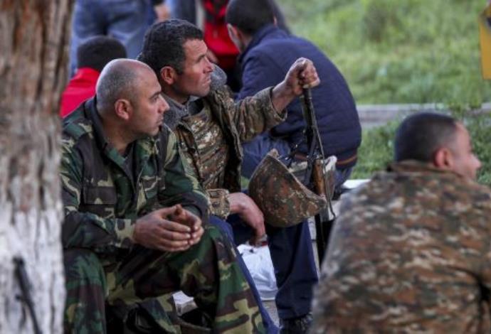חיילים ארמנים בחבל נגורנו - קראבך (צילום:  רויטרס)