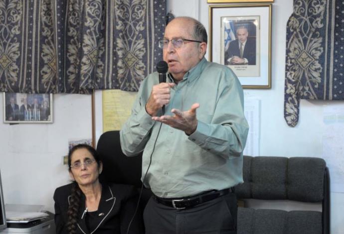 שר הביטחון משה בוגי יעלון בכנס תומכי ליכוד בתל אביב (צילום:  אבשלום ששוני)