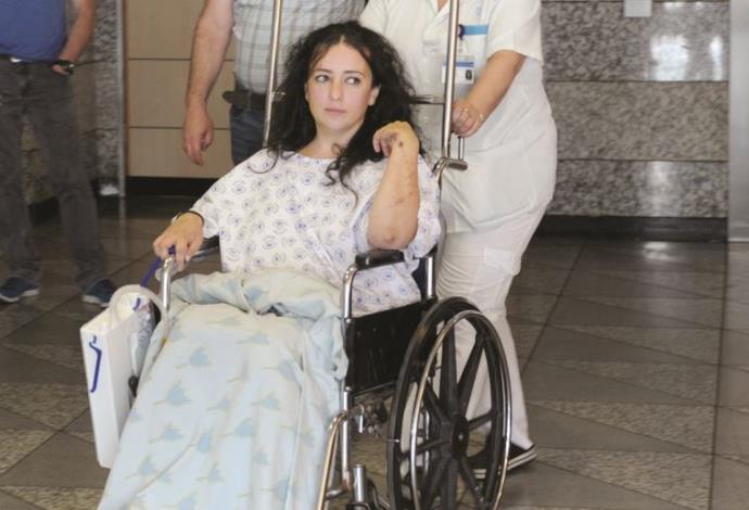 ורה קפלן, הפצועה בתאונה ברמת אביב (צילום:  אבשלום ששוני)