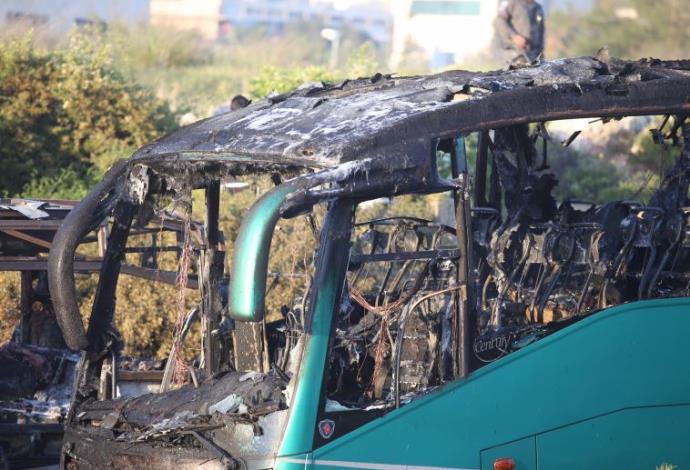 פיצוץ ושריפה באוטובוס בירושלים (צילום:  מרק ישראל סלם)