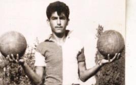 רפי לוי, חלוץ נבחרת ישראל בשנת 1960 (צילום: אסף קוטין)