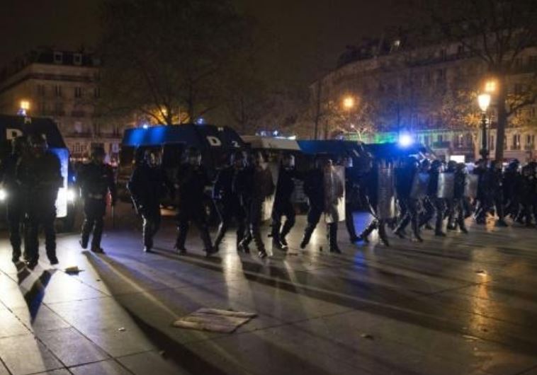 עימותים בפריז. צילום: AFP