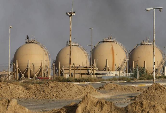 בית הזיקוק לנפט בבאיג'י, צפונית לבגדאד, שנתפס ע"י צבא עיראק (צילום:  רויטרס)