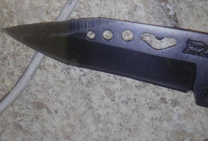 הסכין איתה נדקר בן 16 באשדוד (צילום:  חטיבת דובר המשטרה)