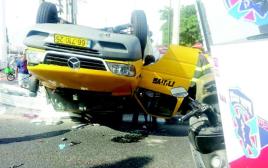 תאונת דרכים פתח תקווה  (צילום: סוכנות הידיעות "חדשות 24")