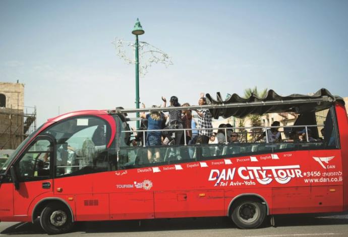 אוטובוס תיירים בתל אביב (צילום:  קורינה קרן פלאש 90)