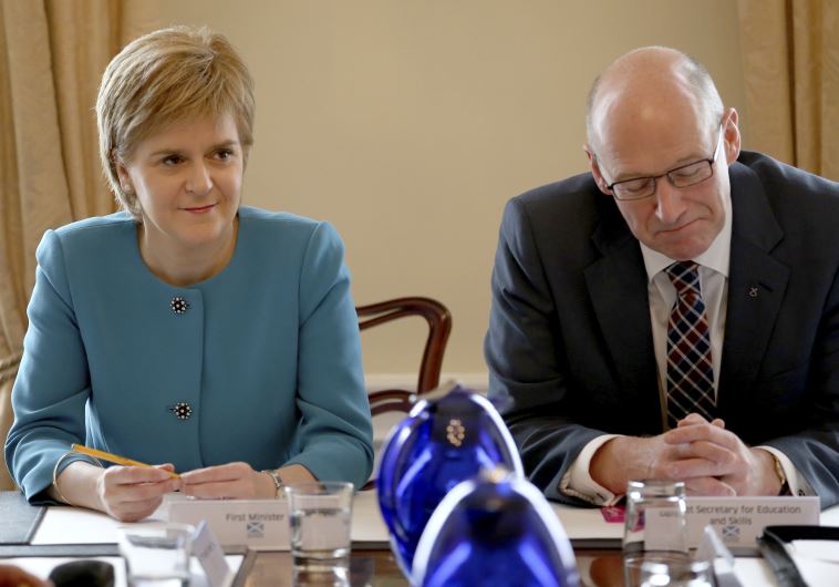השרה הראשונה של סקוטלנד סטרג'ון בישיבת הממשלה של סקוטלנד. צילום: AFP 