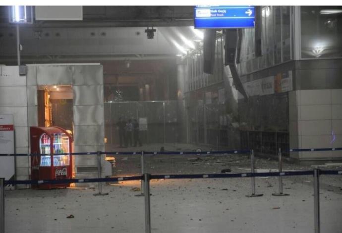 מקום הפיגוע בנמל התעופה באיסטנבול (צילום:  רויטרס)