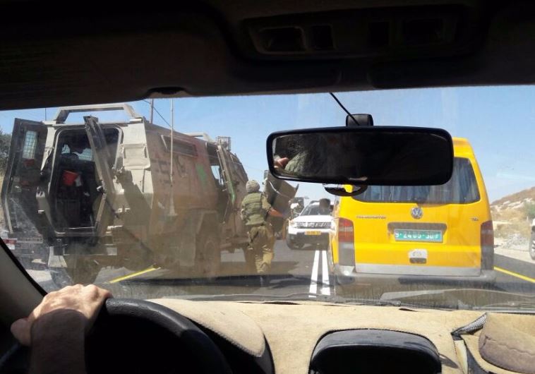זירת הפיגוע בכביש 60. צילום: טוויטר