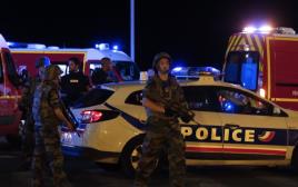 המשטרה בזירת הפיגוע בניס, צרפת (צילום: רויטרס)