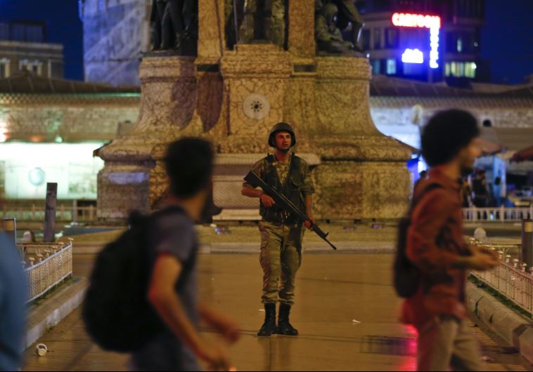 צבא טורקיה באיסטנבול. צילום: רויטרס