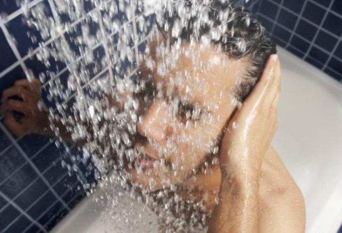 גבר במקלחת, אילוסטרציה (צילום:  אינגאימג')