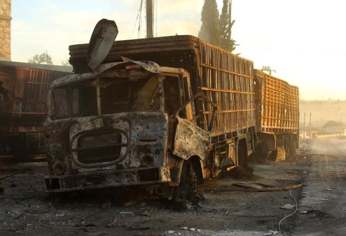 משאית משיירת הסיוע ההומניטרי שהופצצה בסוריה (צילום:  רויטרס)