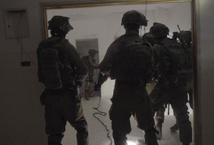 כוחות צה"ל בעת הריסת בית מחבל (צילום:  דובר צה"ל)