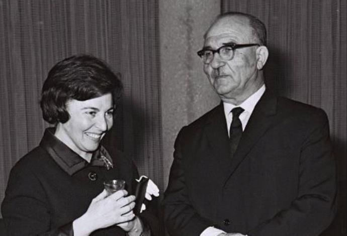 לוי ומרים אשכול, 1964 (צילום:  משה פרידן)