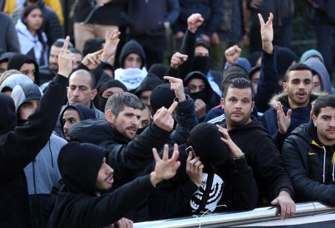 הפגנות מחוץ לבית הדין בעת ההכרעה במשפט אלאור אזריה (צילום:  אריאל בשור)