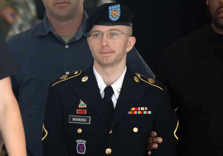 מנינג בעת שירותה בצבא האמריקאי, לפני שעברה ניתוח לשינוי מין. צילום: AFP