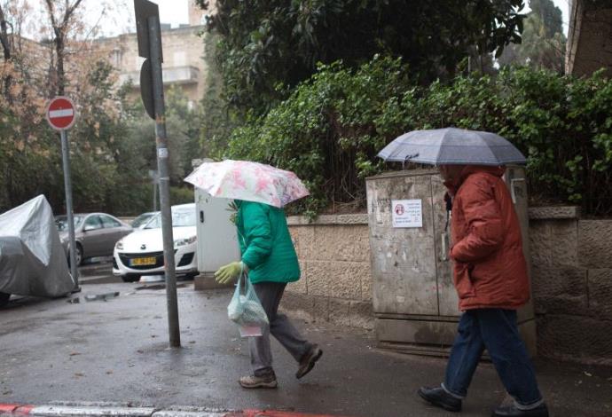 גשם בירושלים, ארכיון (צילום:  יונתן זינדל, פלאש 90)