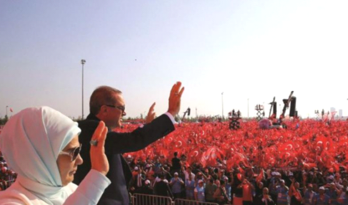 נשיא טורקיה ארדואן בכנס בחירות  (צילום: רויטרס)