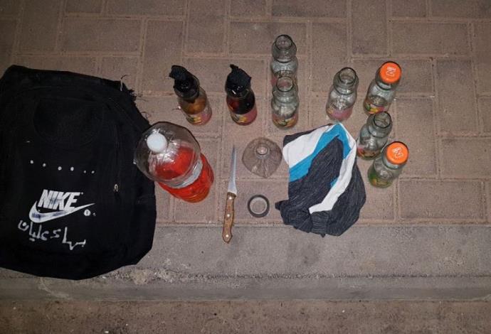 בקבוקי תבערה שנתפסו בירושלים (צילום:  דוברות המשטרה)