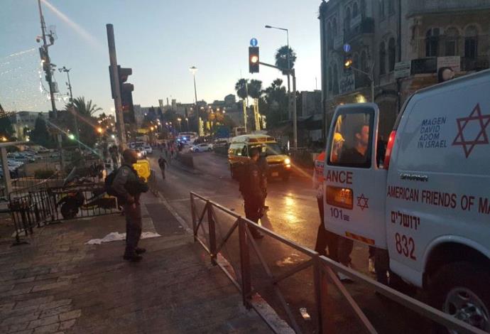 זירת הפיגוע בשער שכם בירושלים  (צילום:  תיעוד מבצעי מד"א)